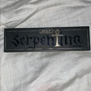 Limited Edition: Kat Von D Serpentina palette